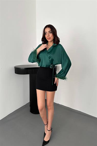 Toptan Zümrüt Kolları Tüylü Saten Crop
