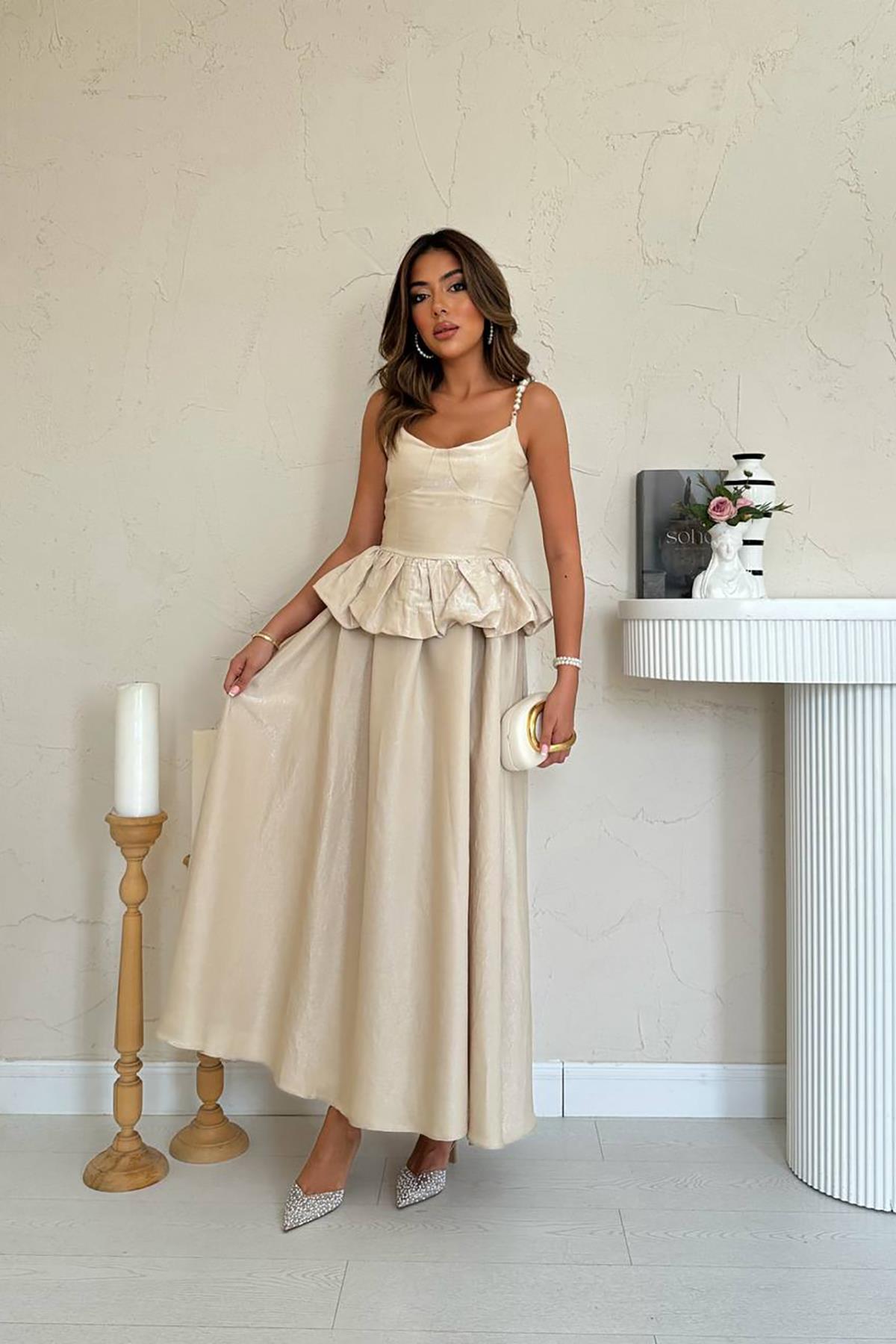 Toptan Bej Beli Büzgülü İnci Askılı Uzun Elbise