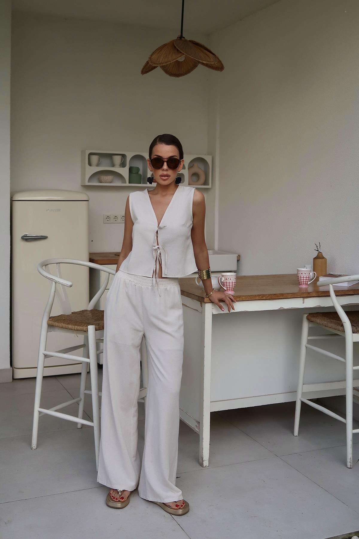 Toptan Bej Önü Fiyonklu Keten Takım