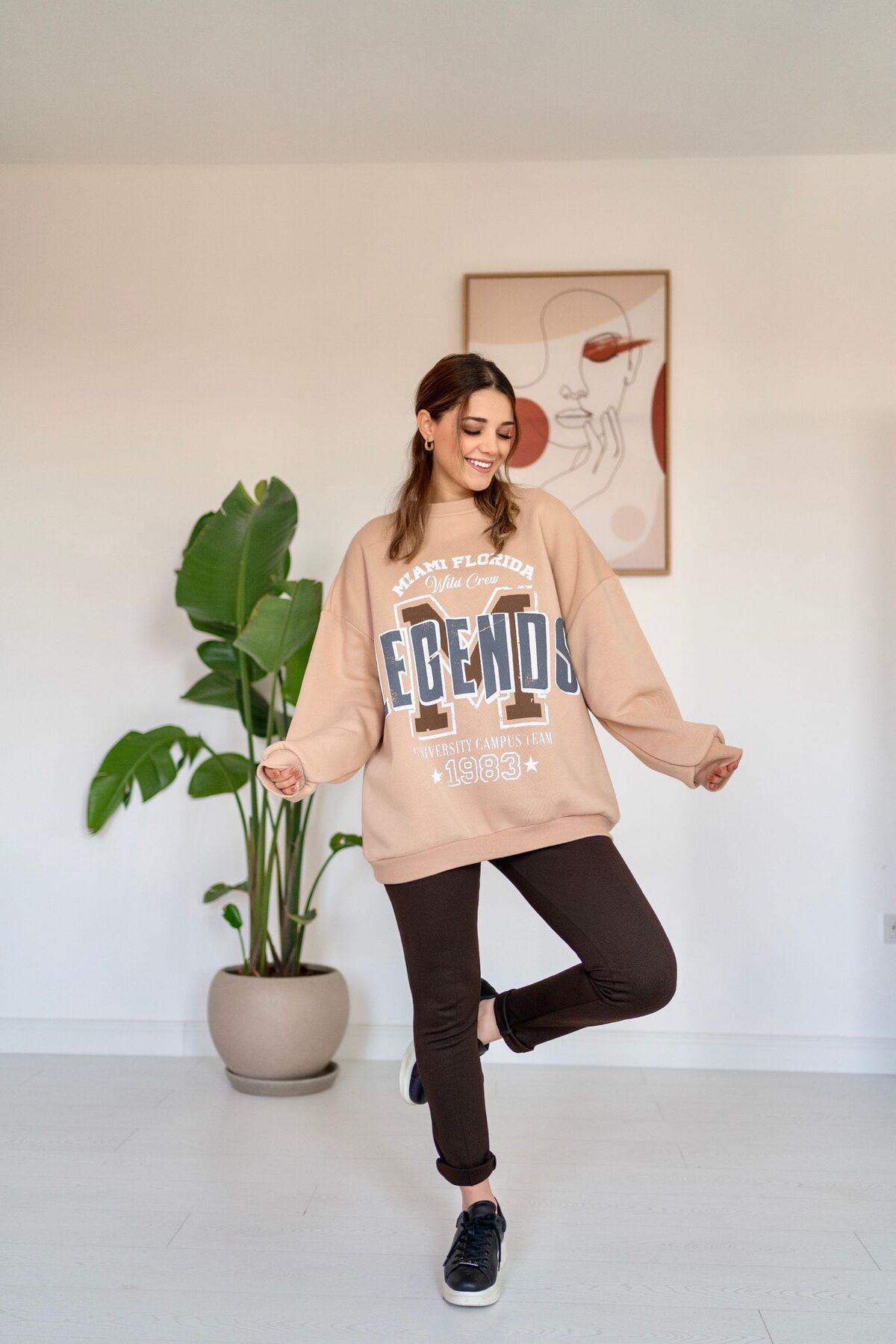 Bej Yazı Baskılı Sweatshirt