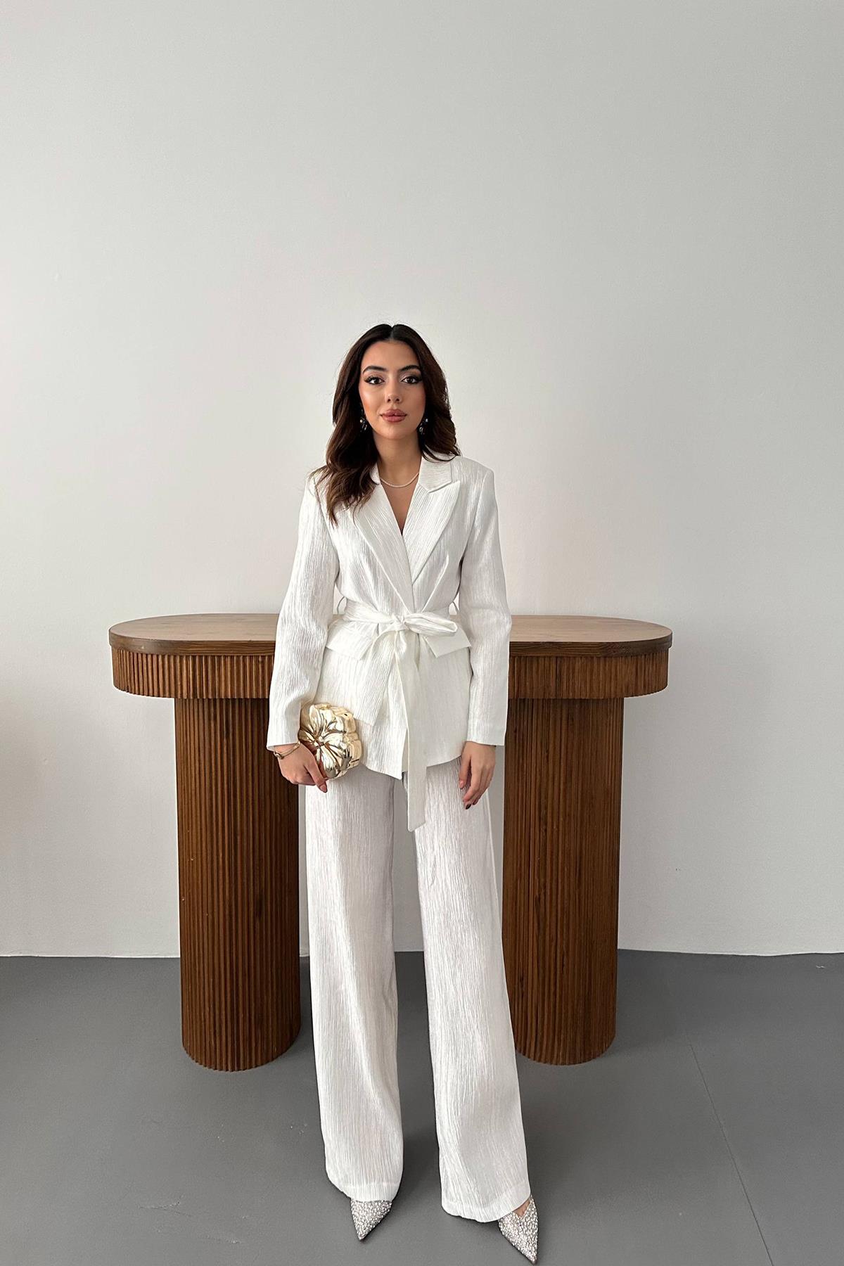 Toptan Ekru Beli Kuşaklı Ceket ve Pantolon Parlak Takım