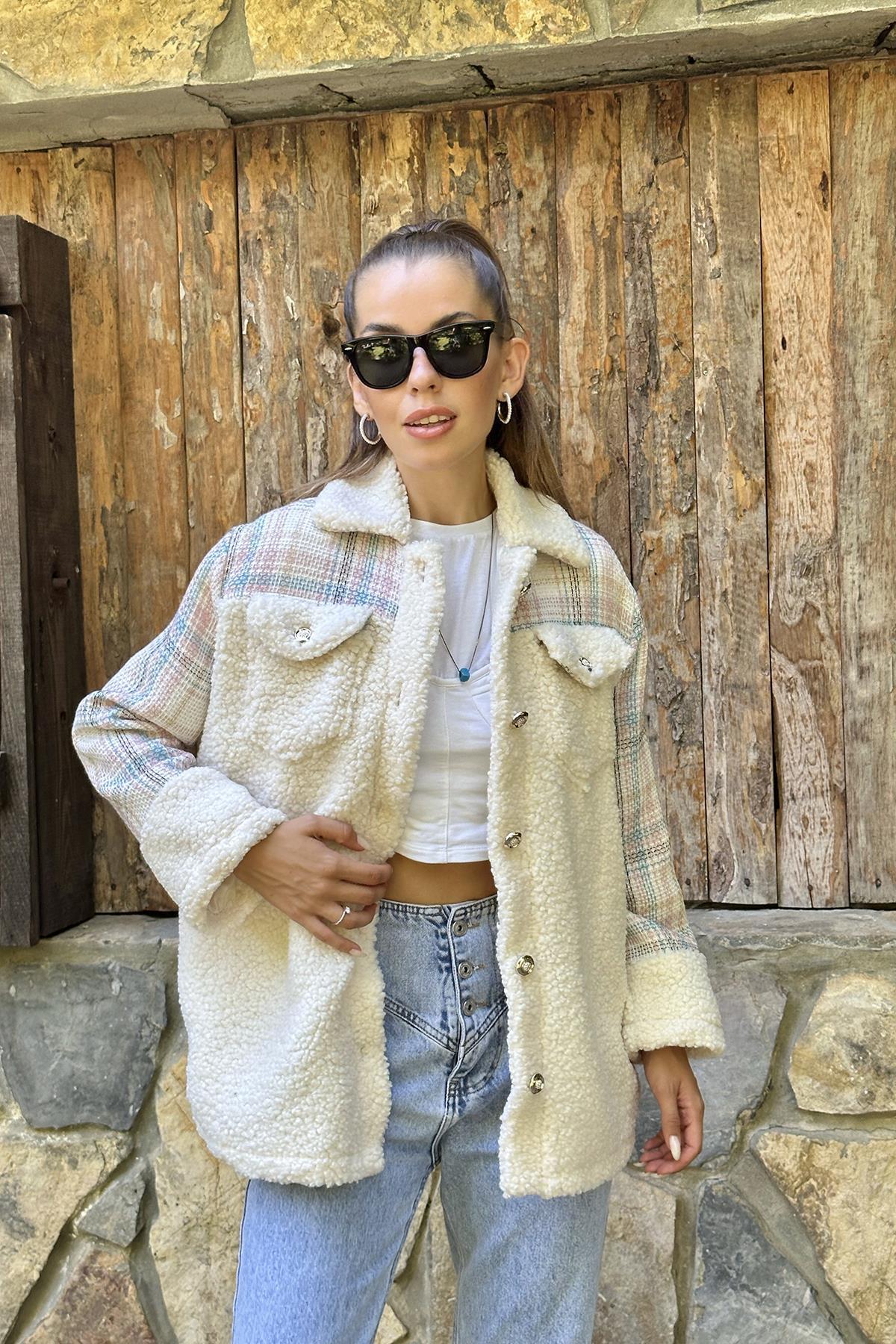 Ekru Garnili Kadın Kaban