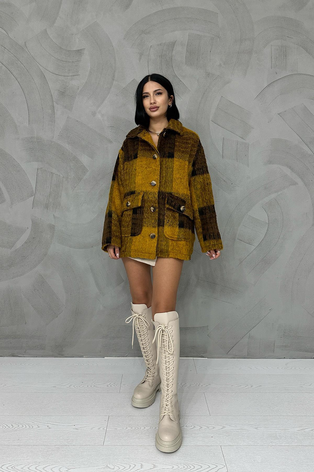 Hardal Düğmeli Ekoseli Kadın Kaban