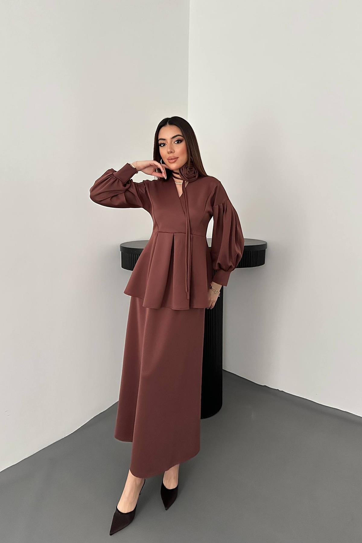 Toptan Kahverengi Gül Detaylı Takım