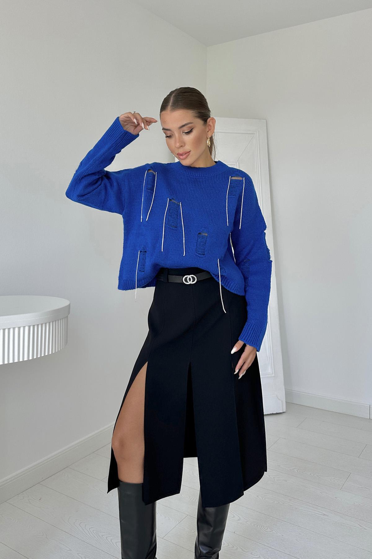 Toptan Mavi Faça ve Zincirli Triko Kazak