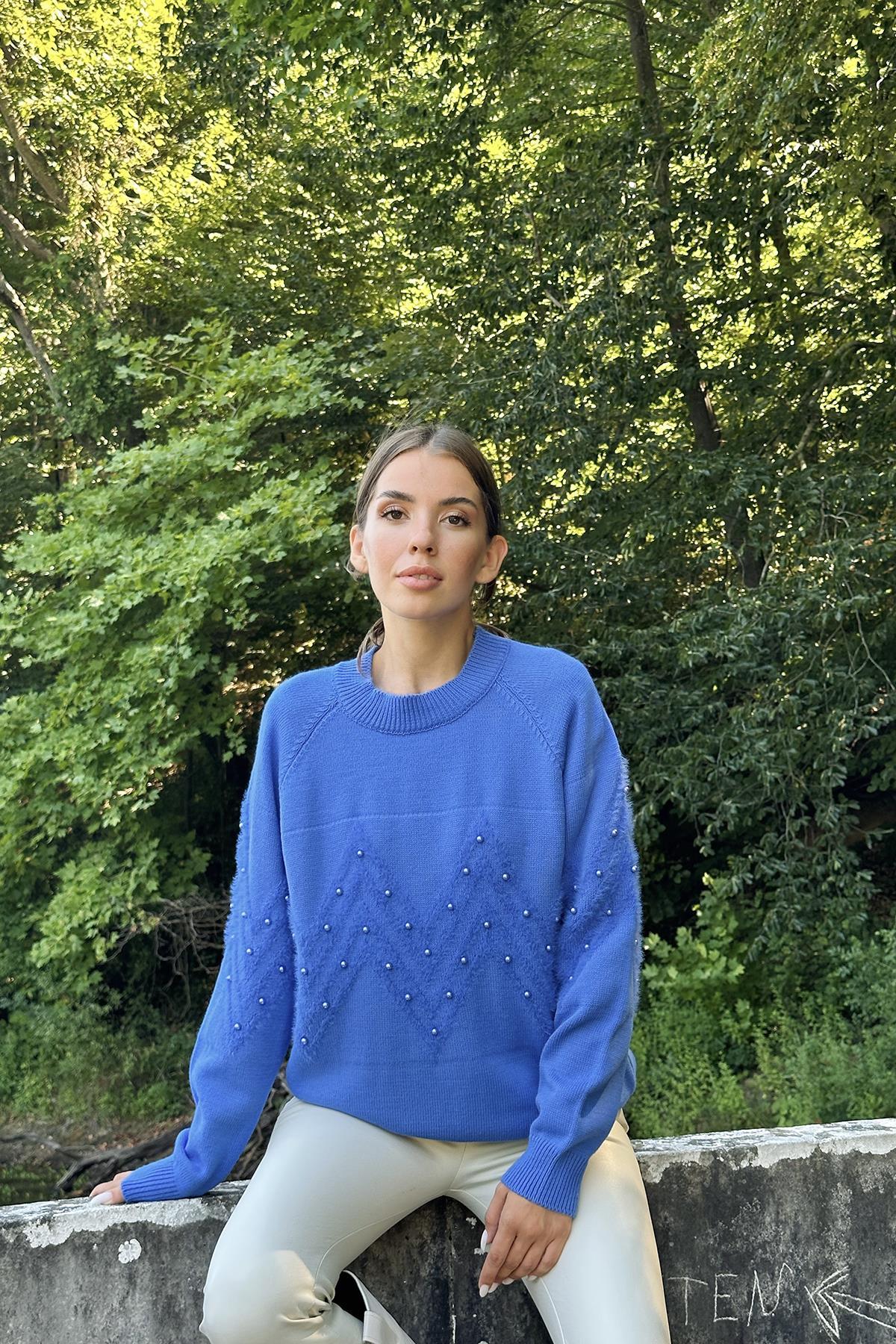 Toptan Mavi Zikzak Boncuklu Triko Kazak