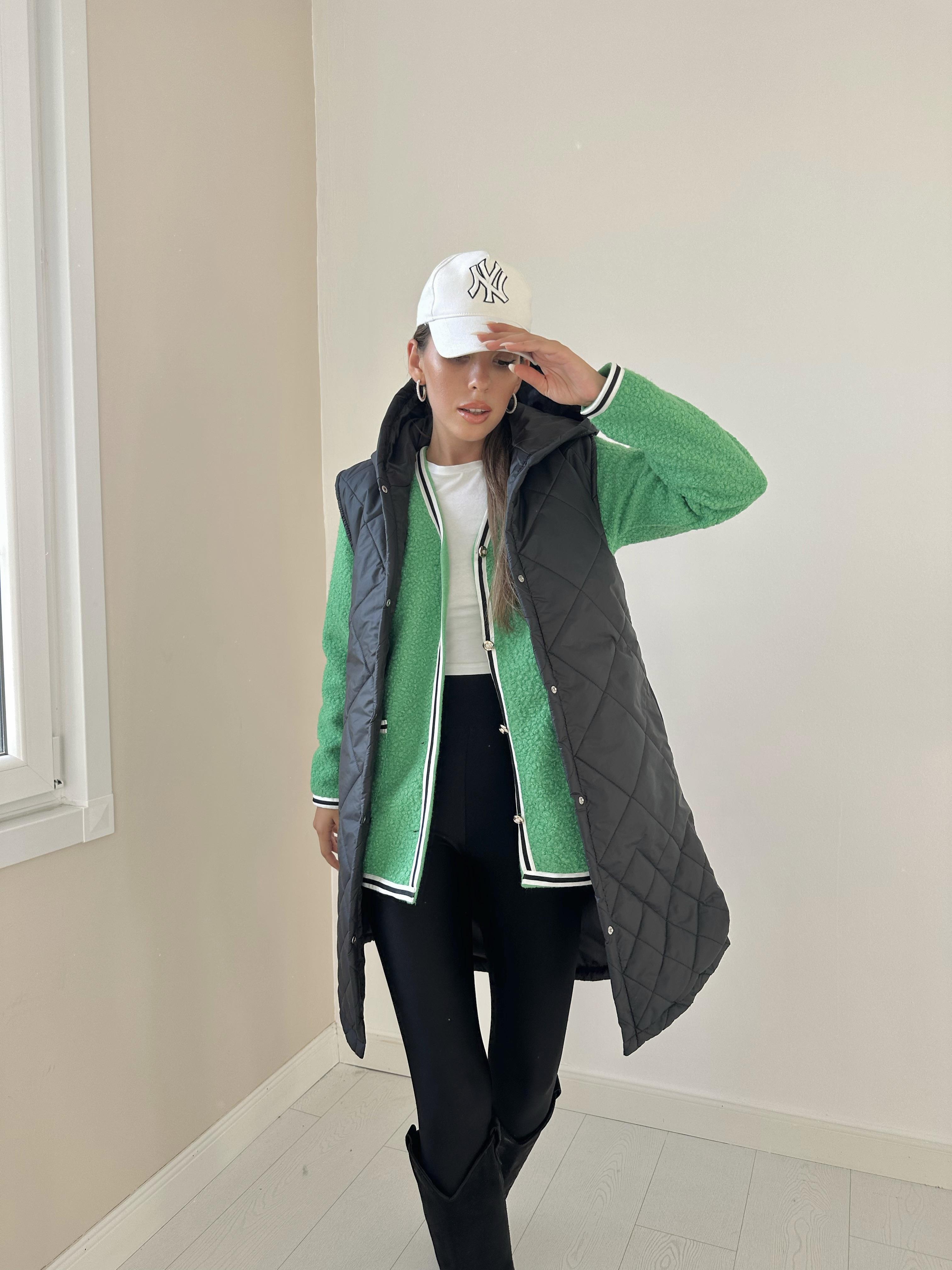 Toptan Siyah Kapitone Uzun Yelek