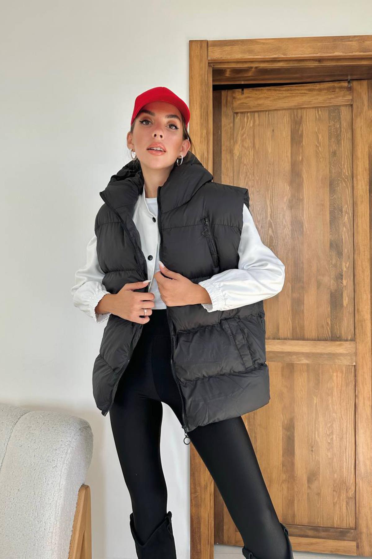 Toptan Siyah Kapüşonlu Şişme Yelek