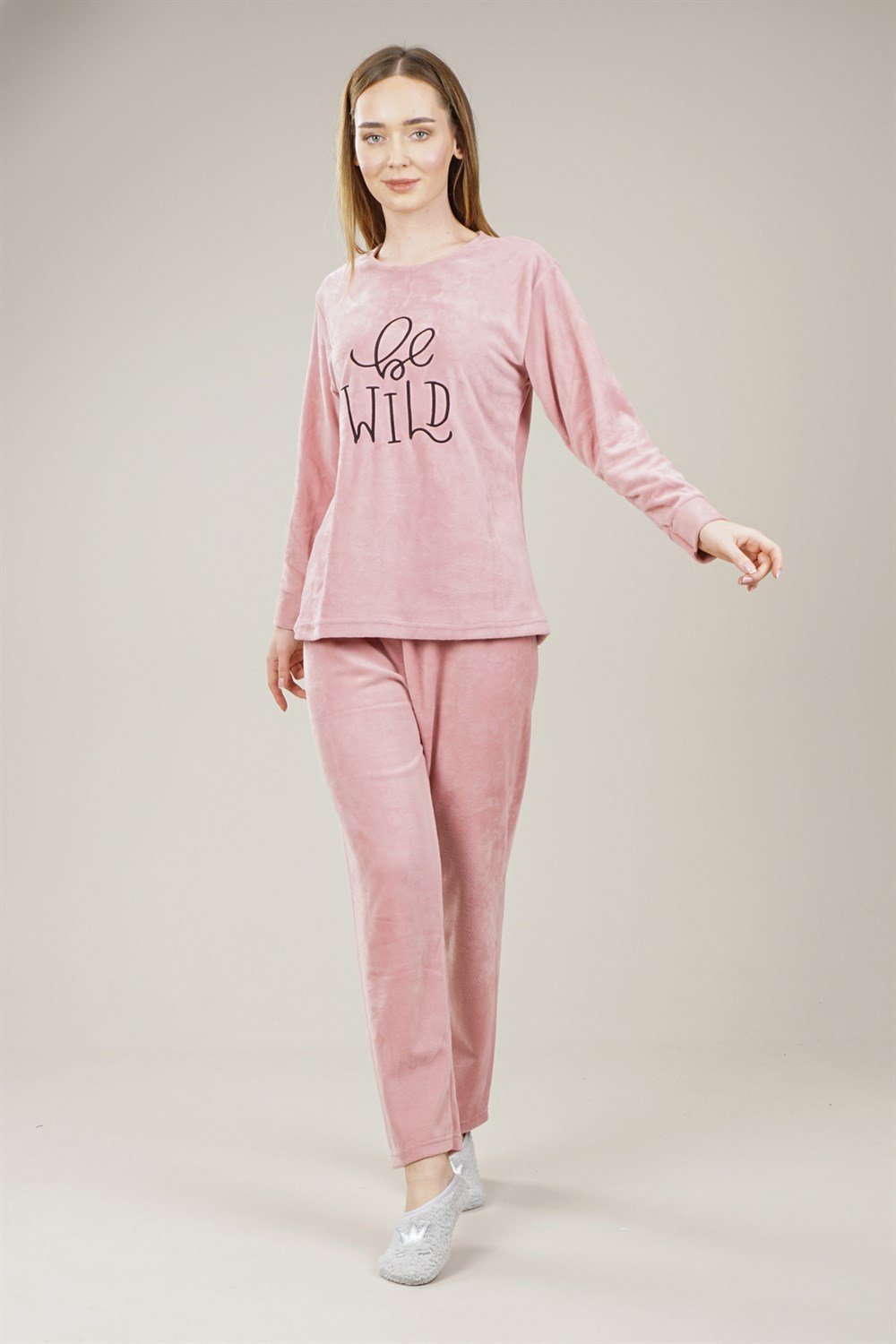 Kadın Yazı Detaylı Kadife Pijama Takımı  PudraMİ1074