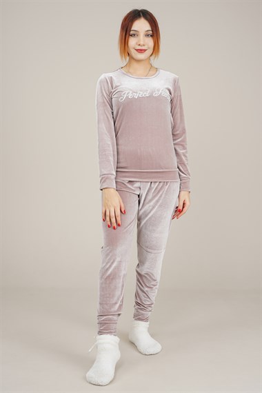 Kadın Nakış Detaylı Kadife Pijama Takımı BejM1027