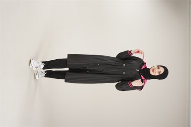 Kadın Uzun İp Büzgülü Şerit Detaylı Trençkot  Siyah-FuşyaES2028