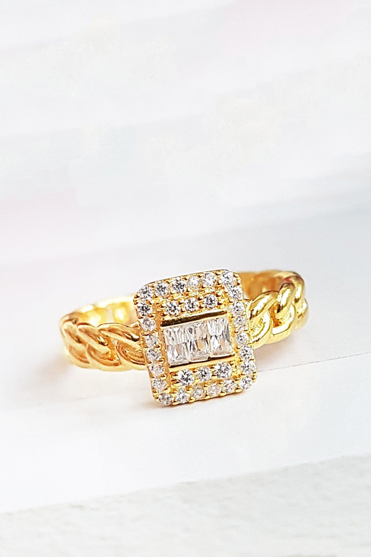 BAGUETTE CHAIN SILVER RING WITH WHITE STONES