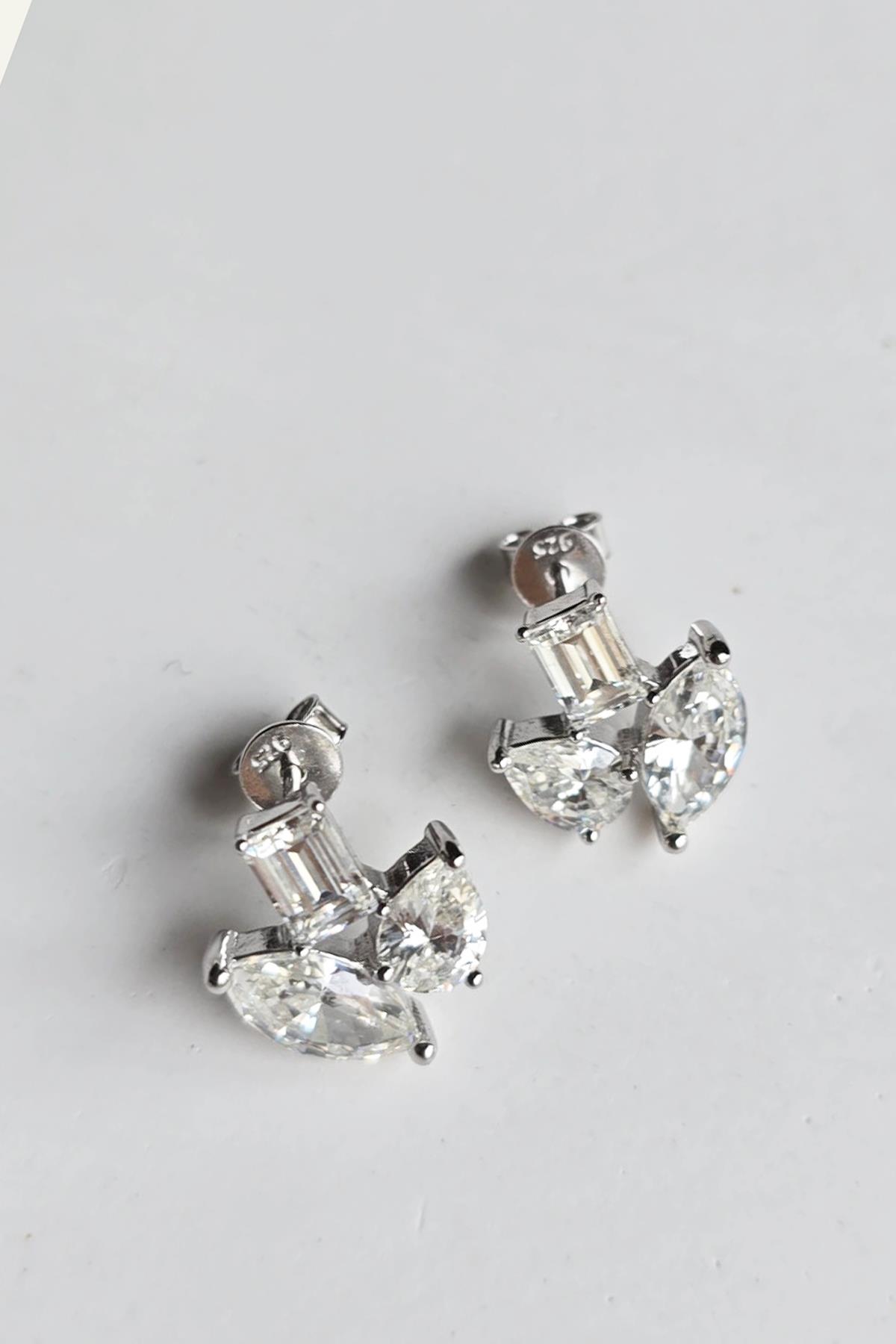 ÇİFT İTHAL DAMLA MARKİZ DİKDÖRTGEN GÜMÜŞ KÜPE