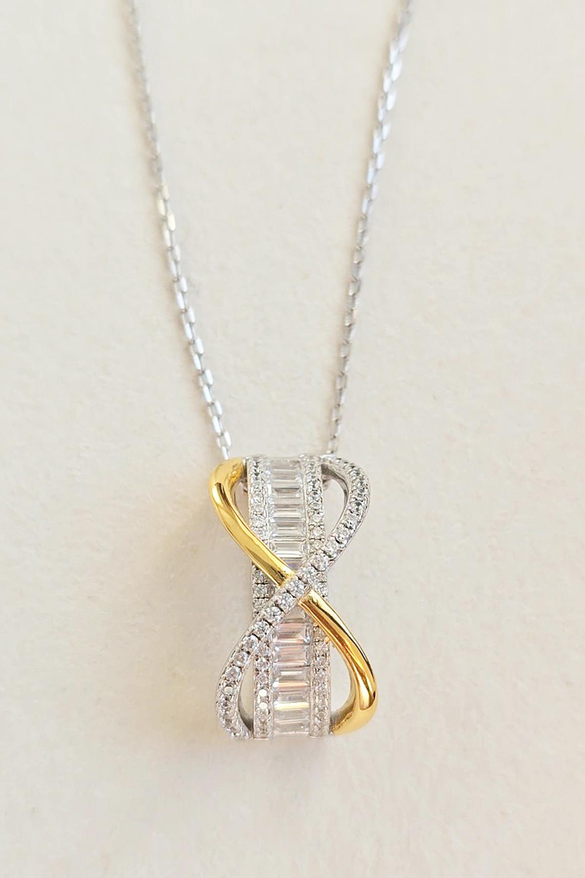 İTHAL ÇAPRAZ X BAGET GÜMÜŞ KOLYE