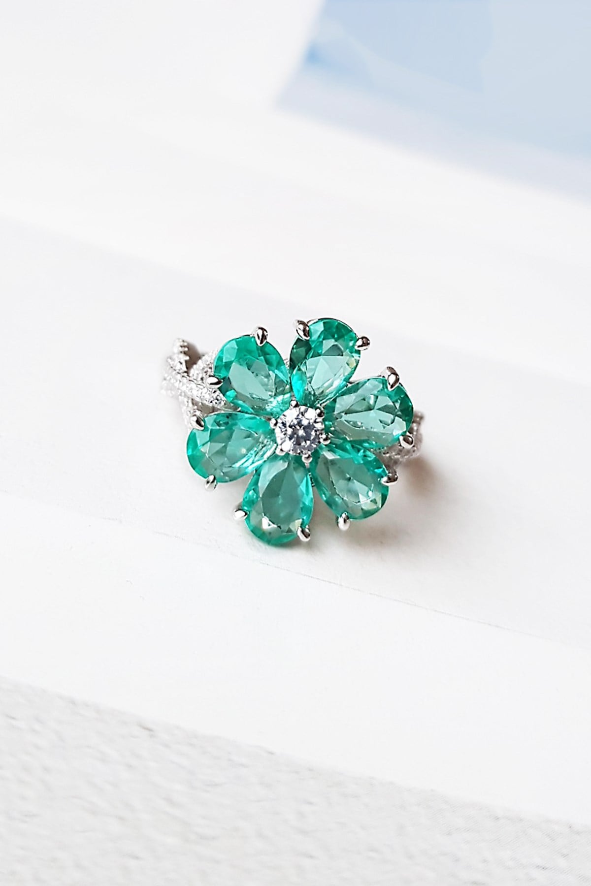 İTHAL LIGHT GREEN FLOWER GÜMÜŞ YÜZÜK 