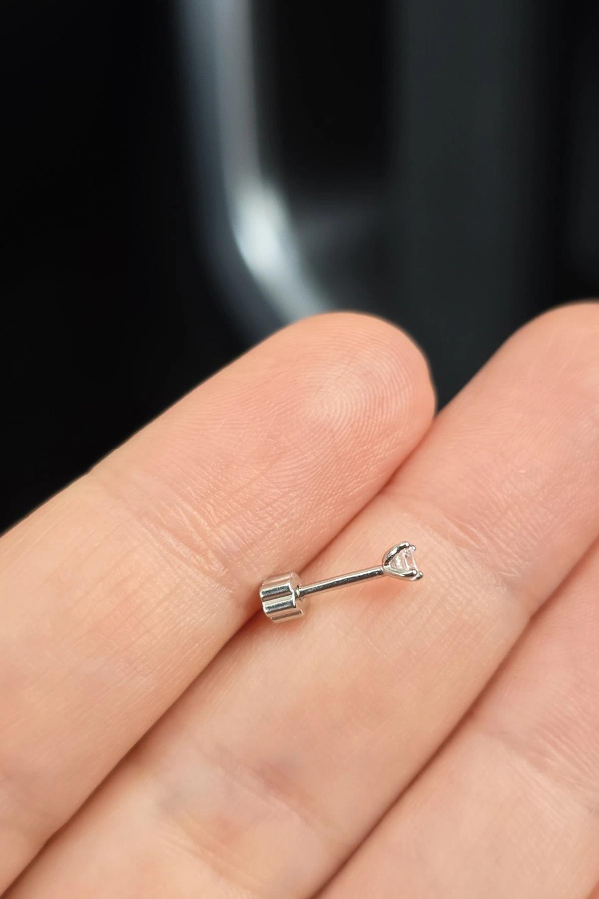 İTHAL MİNİ TAŞLI GÜMÜŞ PİERCİNG