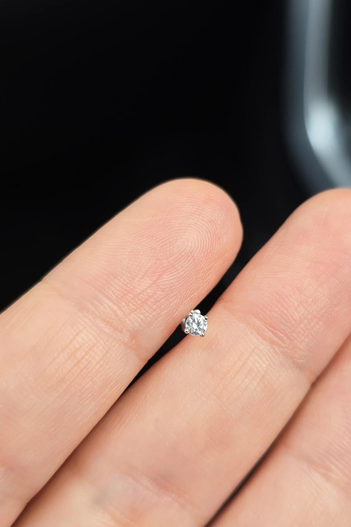 İTHAL MİNİ TAŞLI GÜMÜŞ PİERCİNG