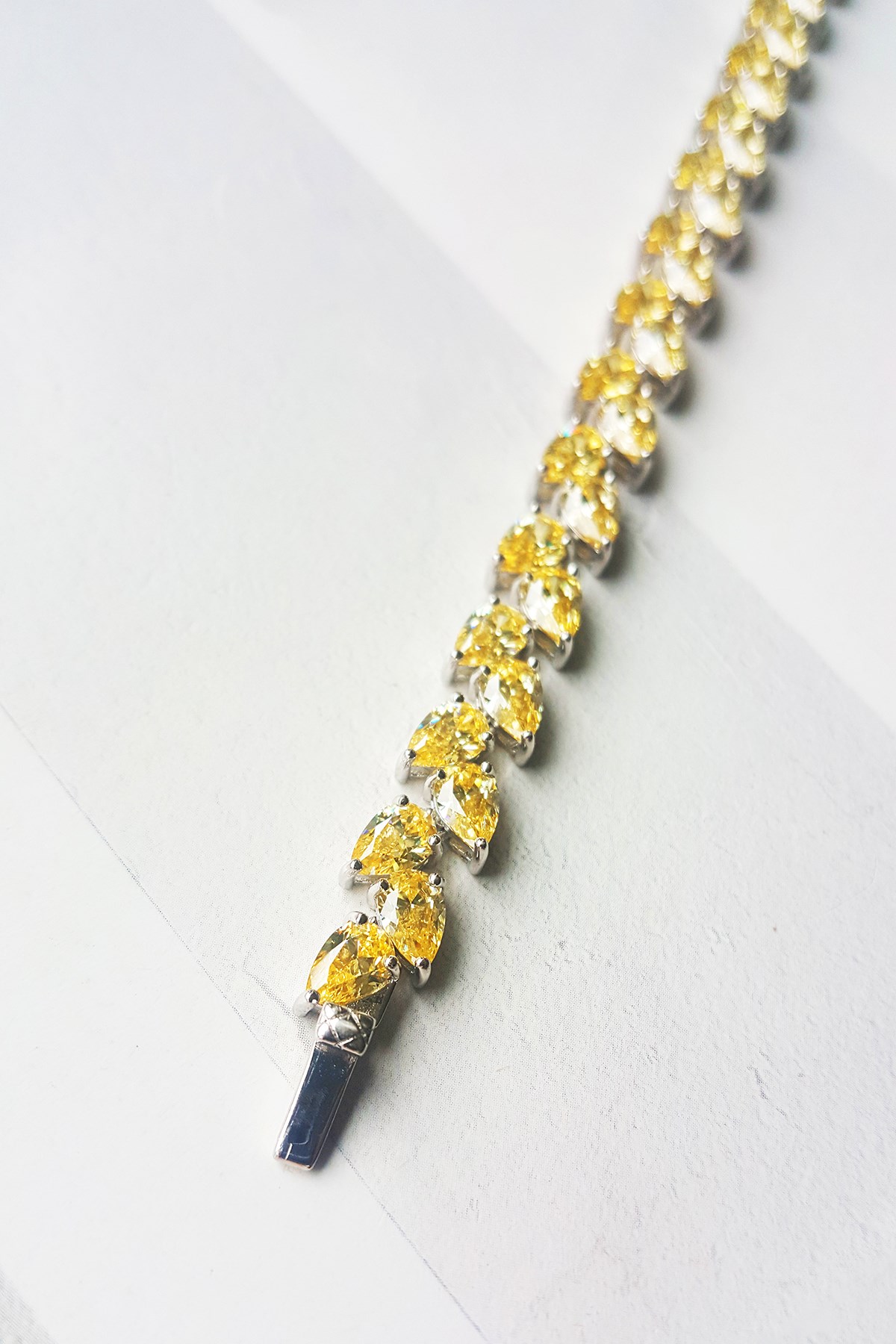 LILY RADIATION DIAMOND YELLOW UP SILVER BRACELET