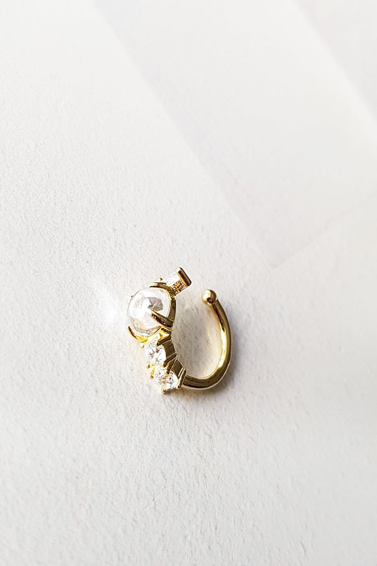 Minimal Zircon Stone Cartilage Silver Earrings