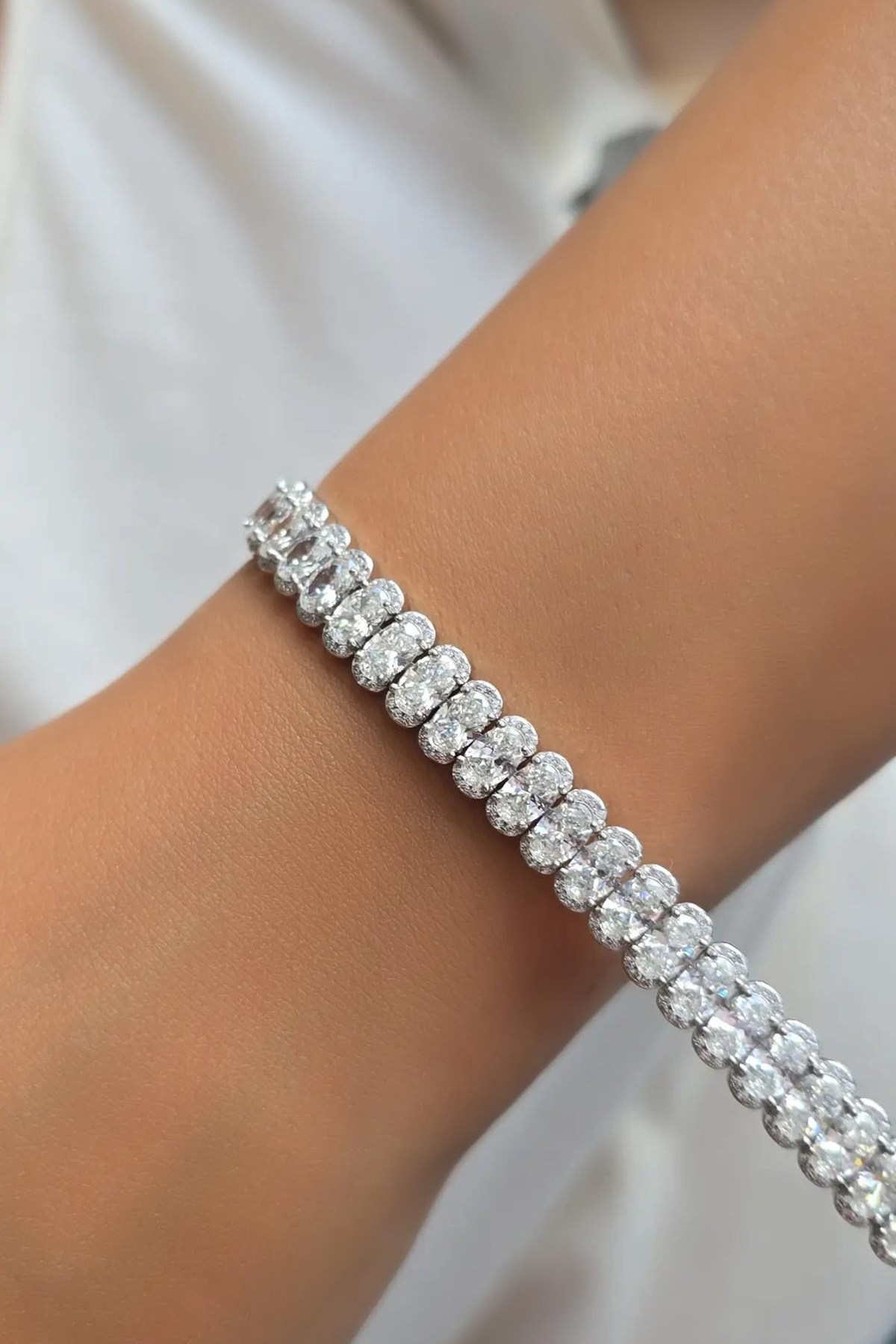 MOZANİT OVAL KESİM PREMİUM  GÜMÜŞ BİLEKLİK
