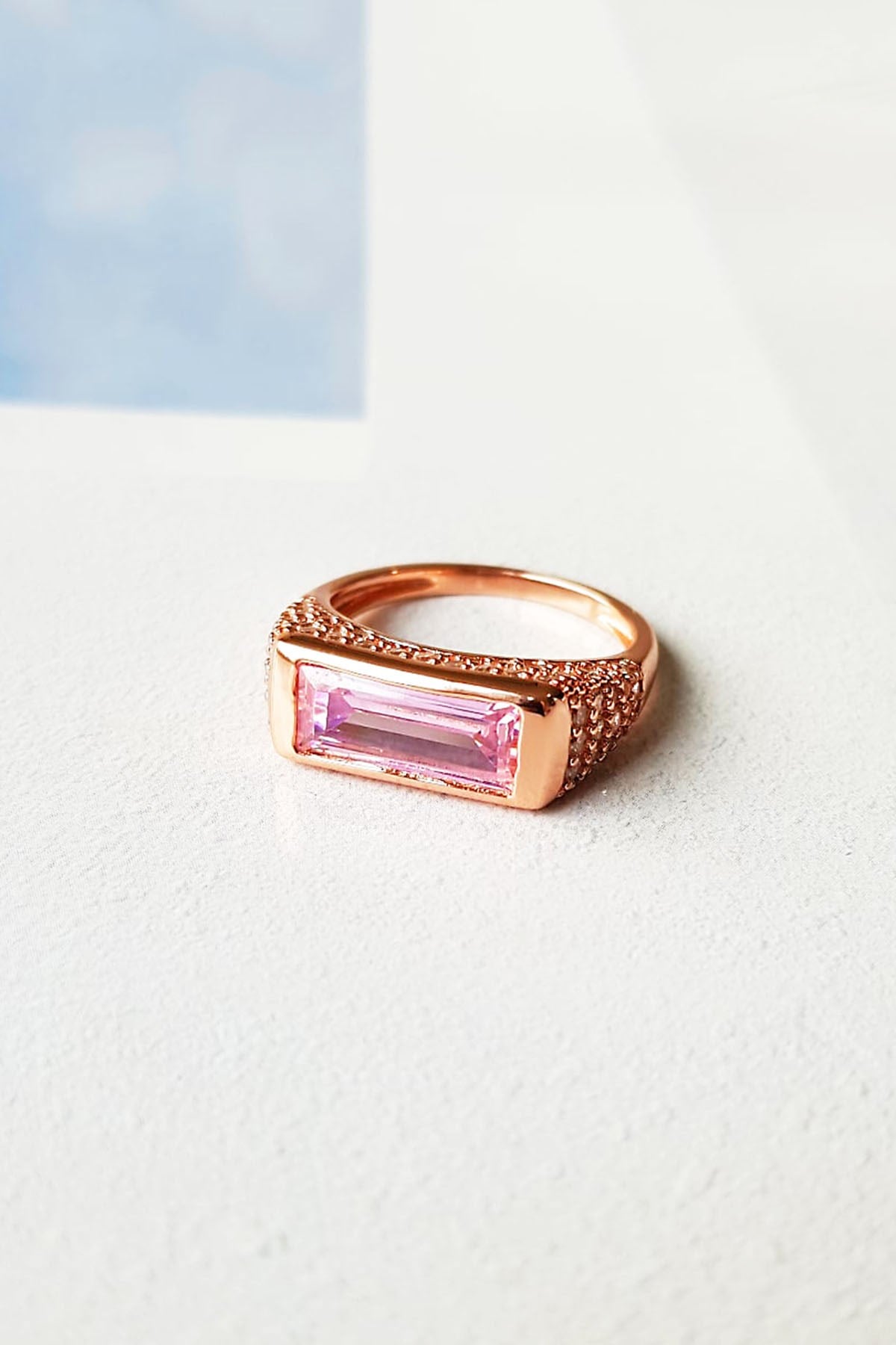 SILVER RING WITH PINK ZIRCON STONES 