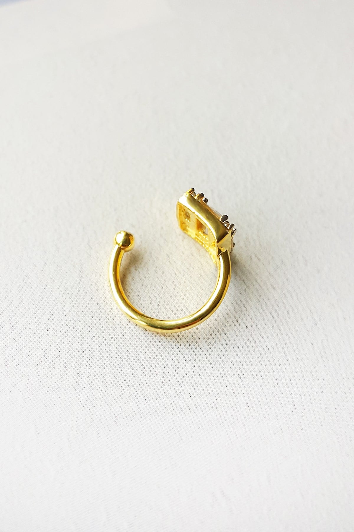 SINGLE BAGUETTE CUT SILVER BEAD