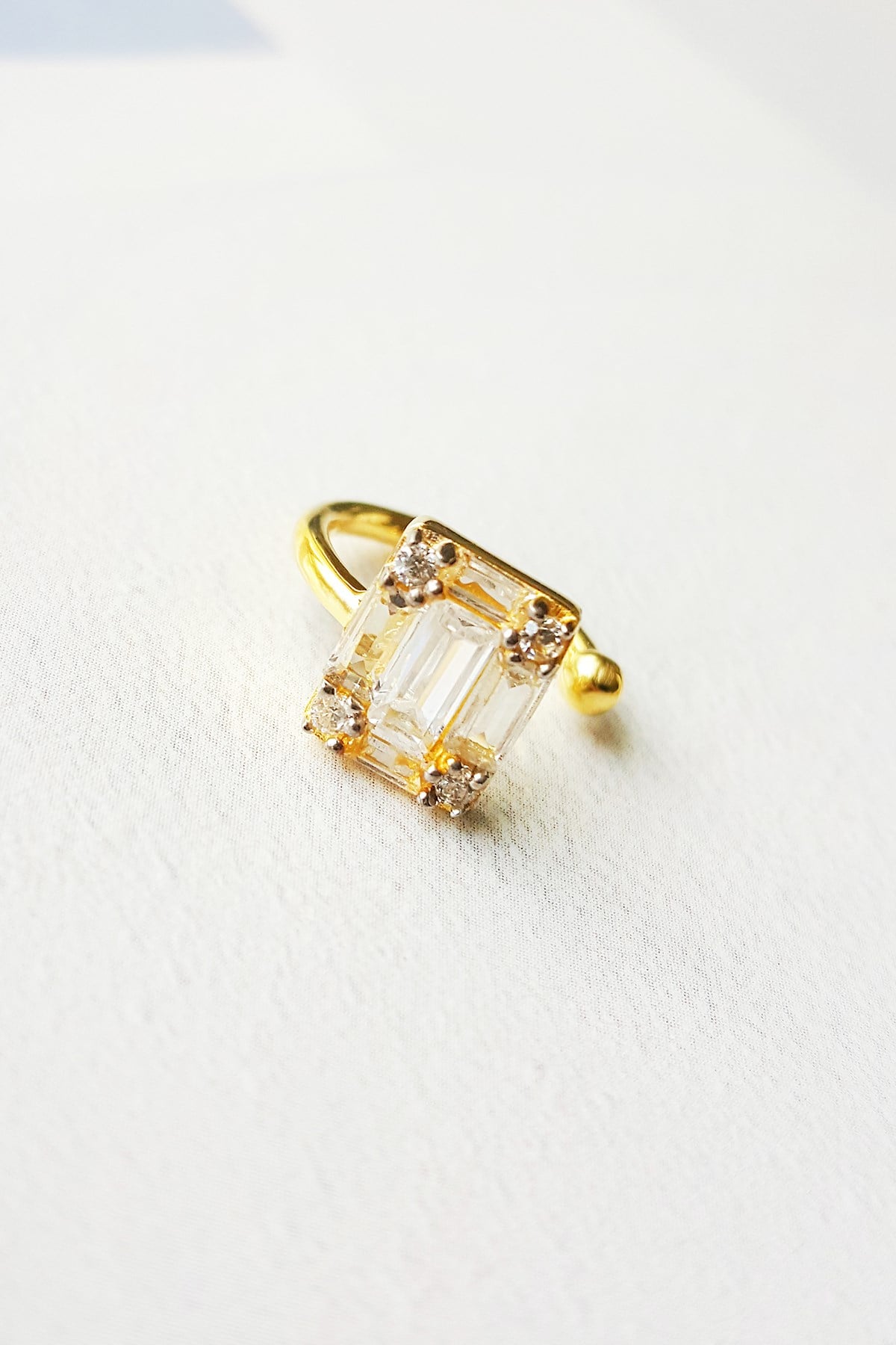 SINGLE BAGUETTE CUT SILVER BEAD