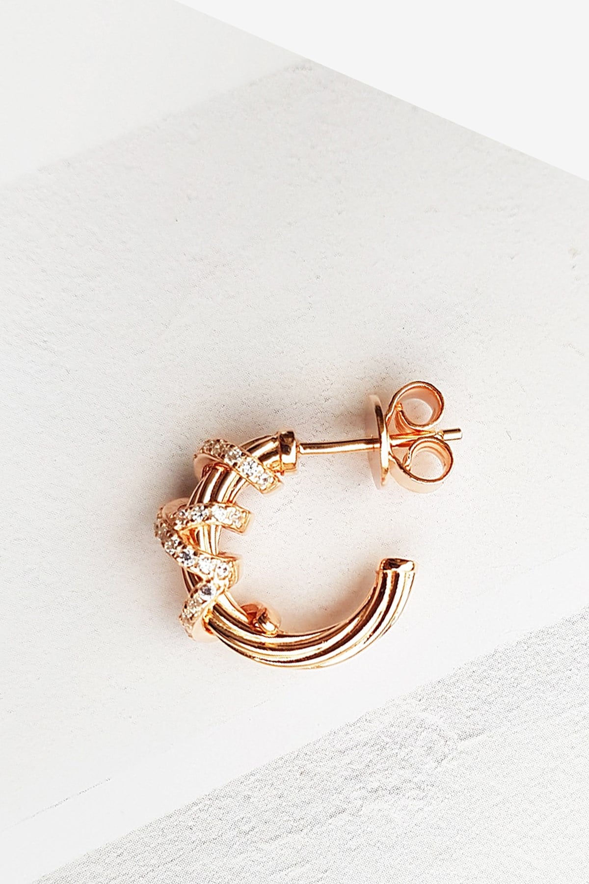 TEKLİ İTHAL 1.5 CM ROUND WAVY GÜMÜŞ KÜPE