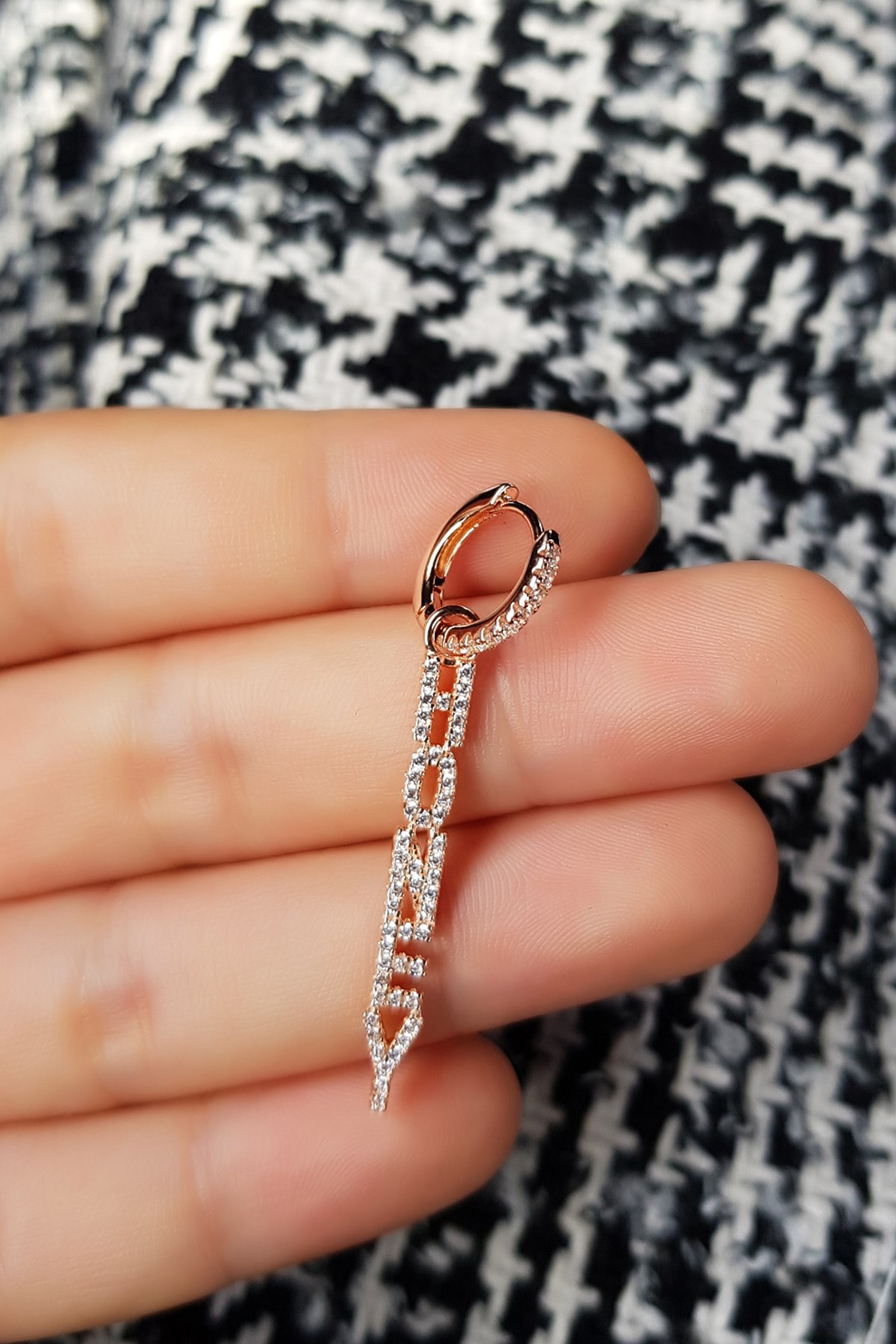 TEKLİ İTHAL HONEY YAZI GÜMÜŞ KÜPE