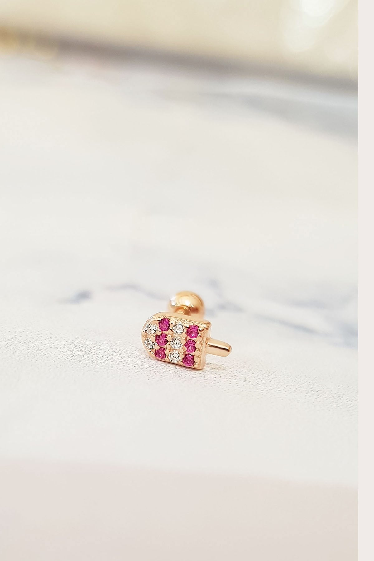 TEKLİ İTHAL ICE CREAM GÜMÜŞ  PİERCİNG KÜPE