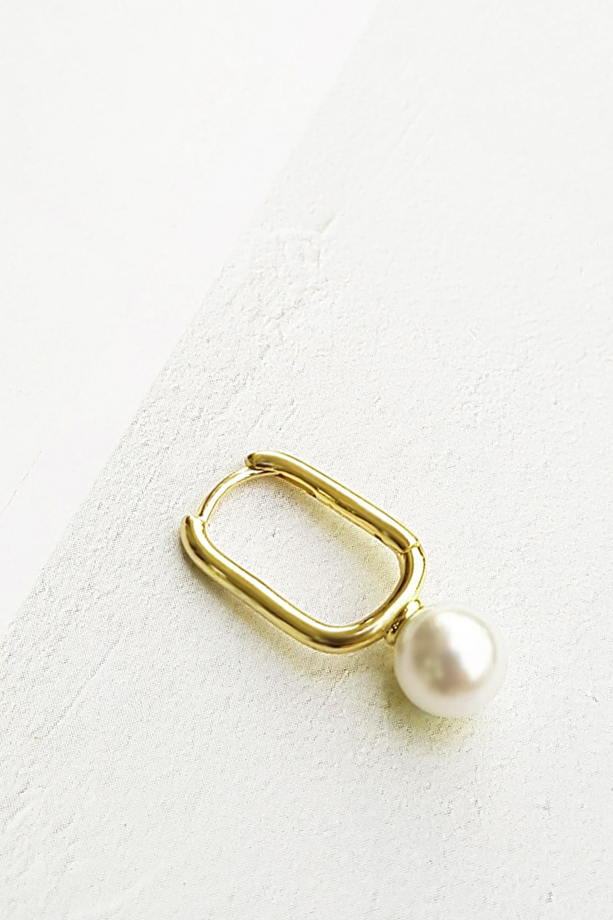 TEKLİ İTHAL MİNİ DİKDÖRTGEN İNCİ GÜMÜŞ KÜPE