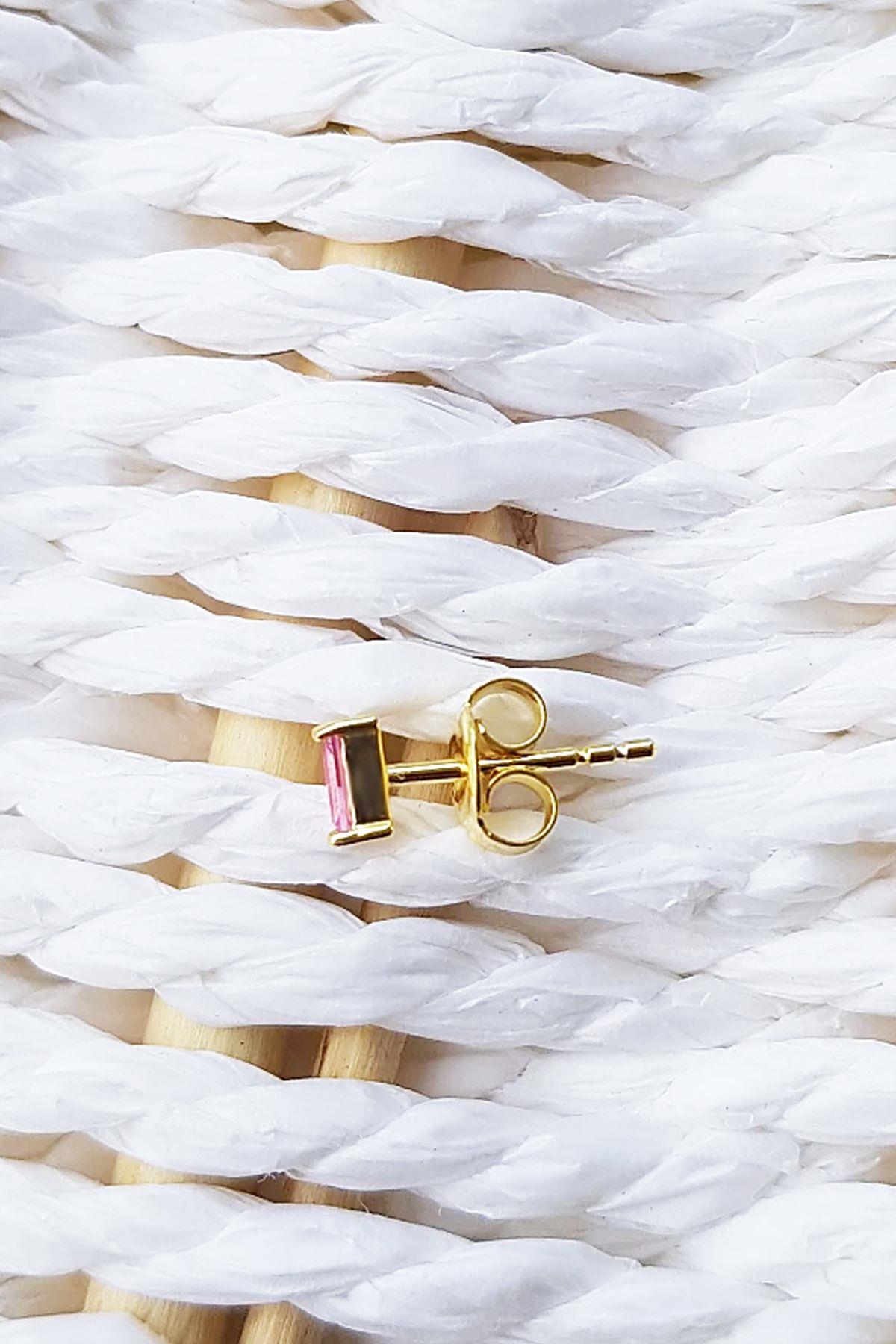 TEKLİ İTHAL MİNİ FUŞYA BAGET GÜMÜŞ KÜPE