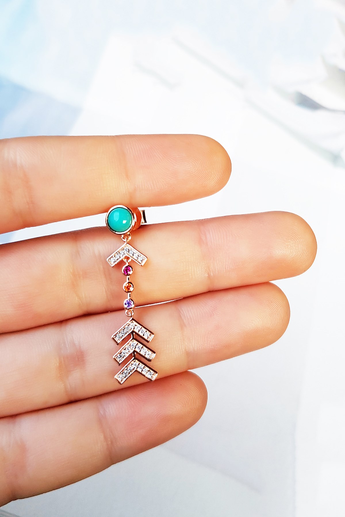 TEKLİ İTHAL TURKUAZ OK TAŞLI GÜMÜŞ KÜPE