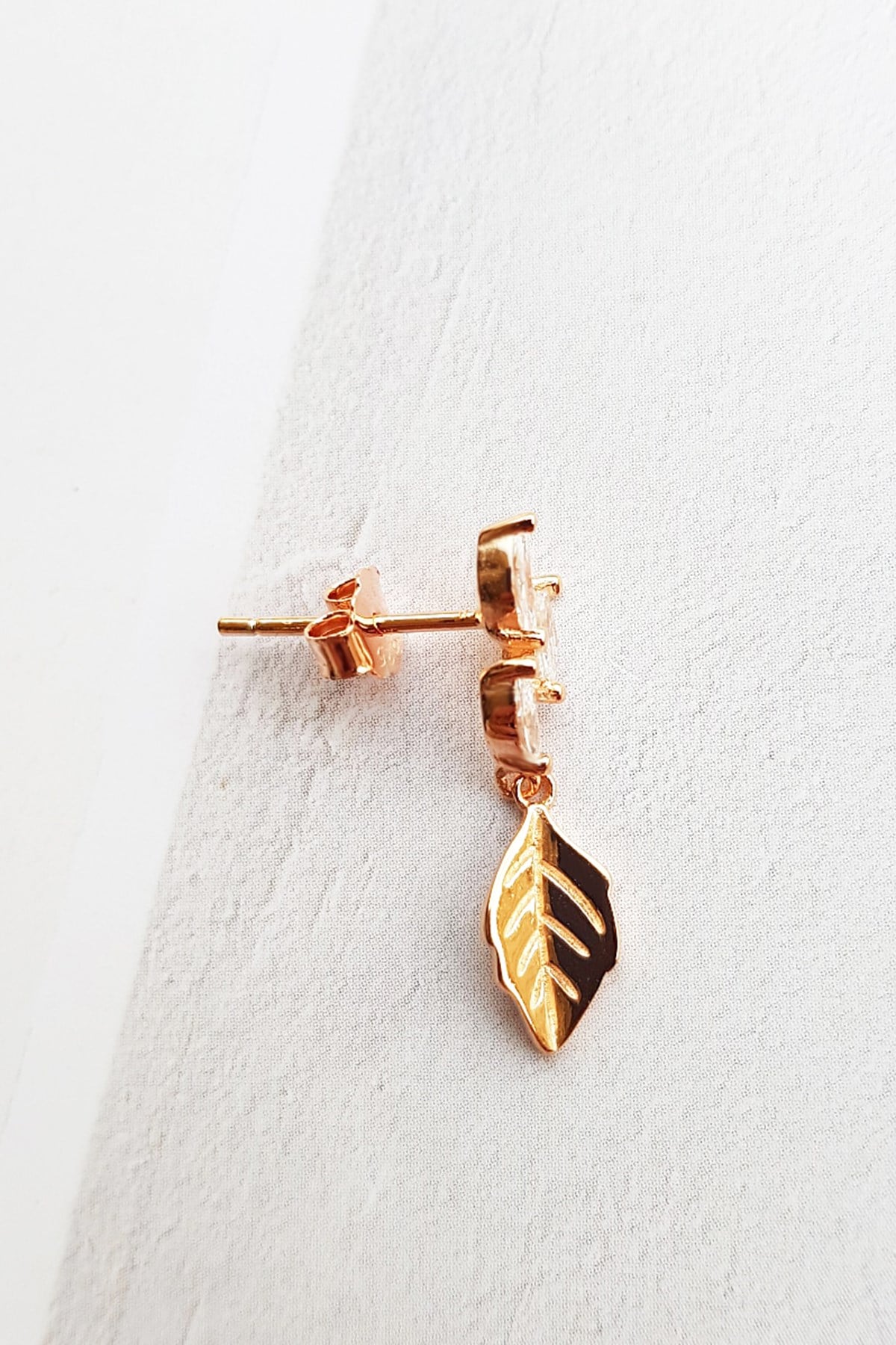 TEKLİ MİNİ İTHAL 3 STONE LEAF GÜMÜŞ KÜPE