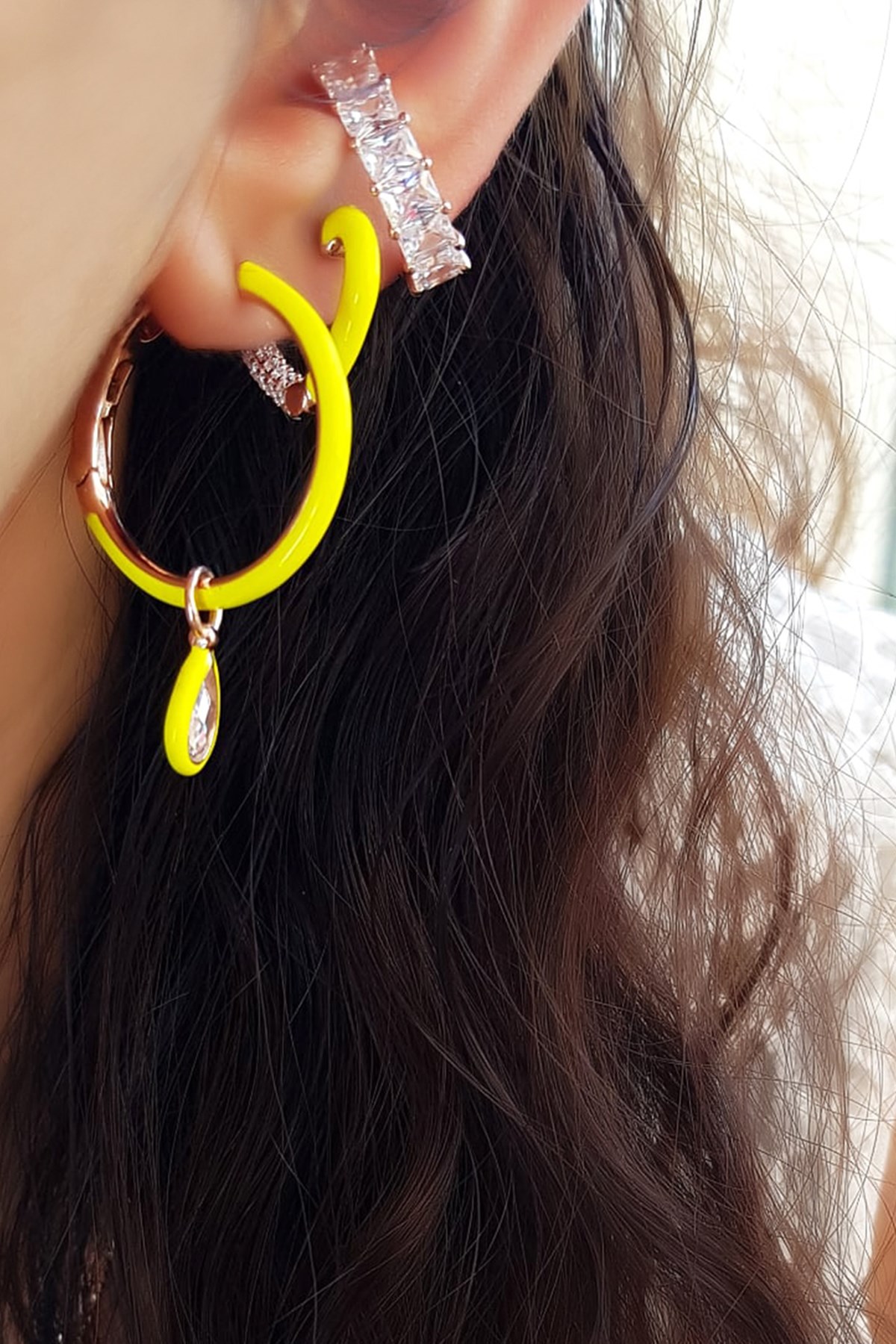 TEKLİ ORTA TEK DAMLA SARI MİNE İTHAL GÜMÜŞ KÜPE