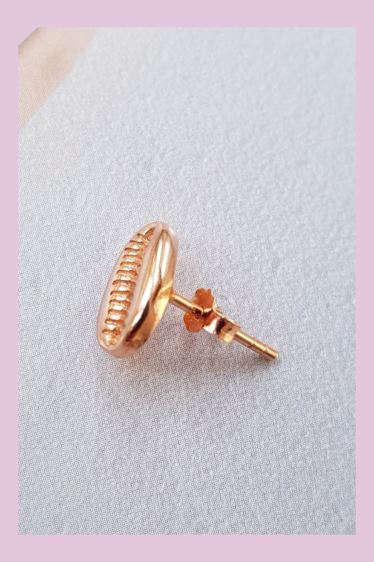 TEKLİ ROSE İTHAL DENİZ KABUĞU GÜMÜ KÜPE