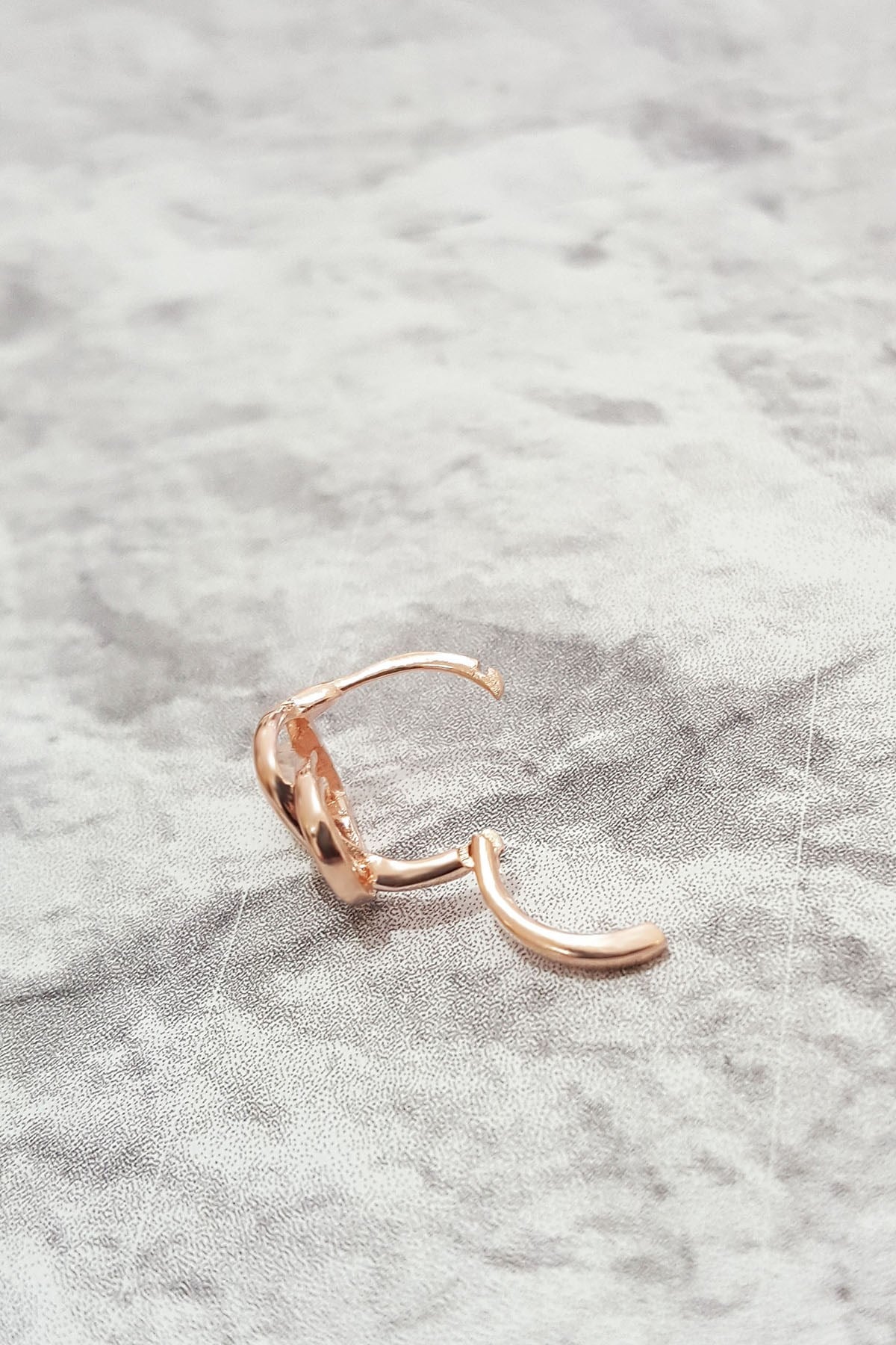 TEKLİ SNAKE GÜMÜŞ KÜPE