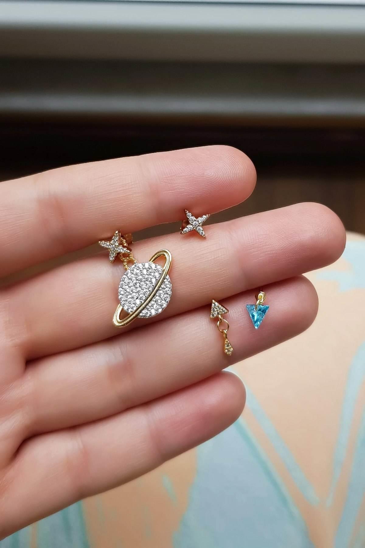 TEKLİ ÜÇGEN MİNİ SALLANTILI GÜMÜŞ KÜPE PİERCİNG