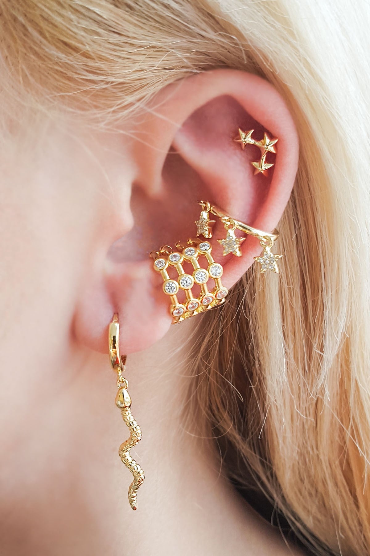 TEKLİ YILAN FİGÜRLÜ GÜMÜŞ KÜPE