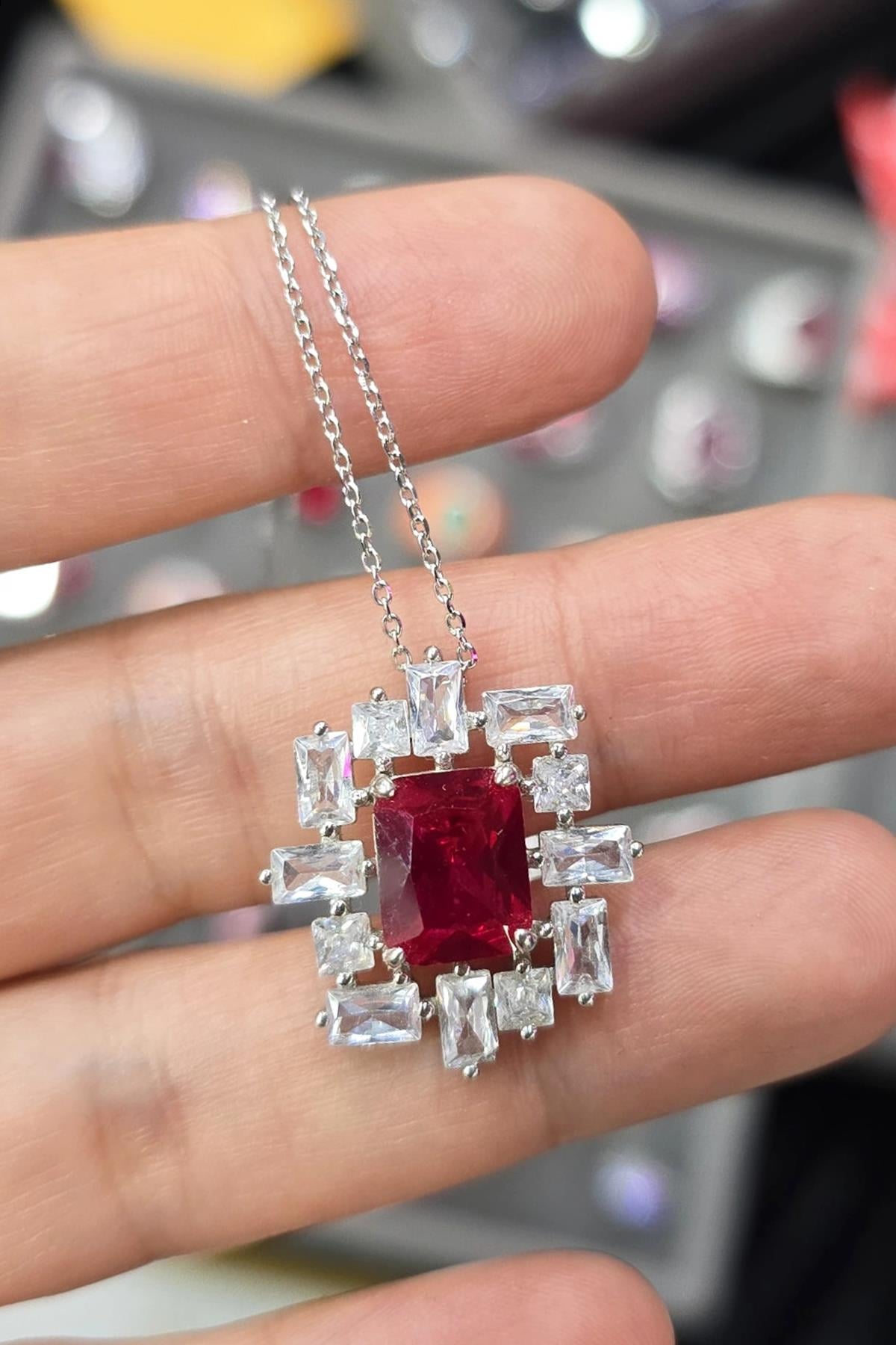 YAKUT RUBY BAGET DİKDÖRTGEN GÜMÜŞ KOLYE