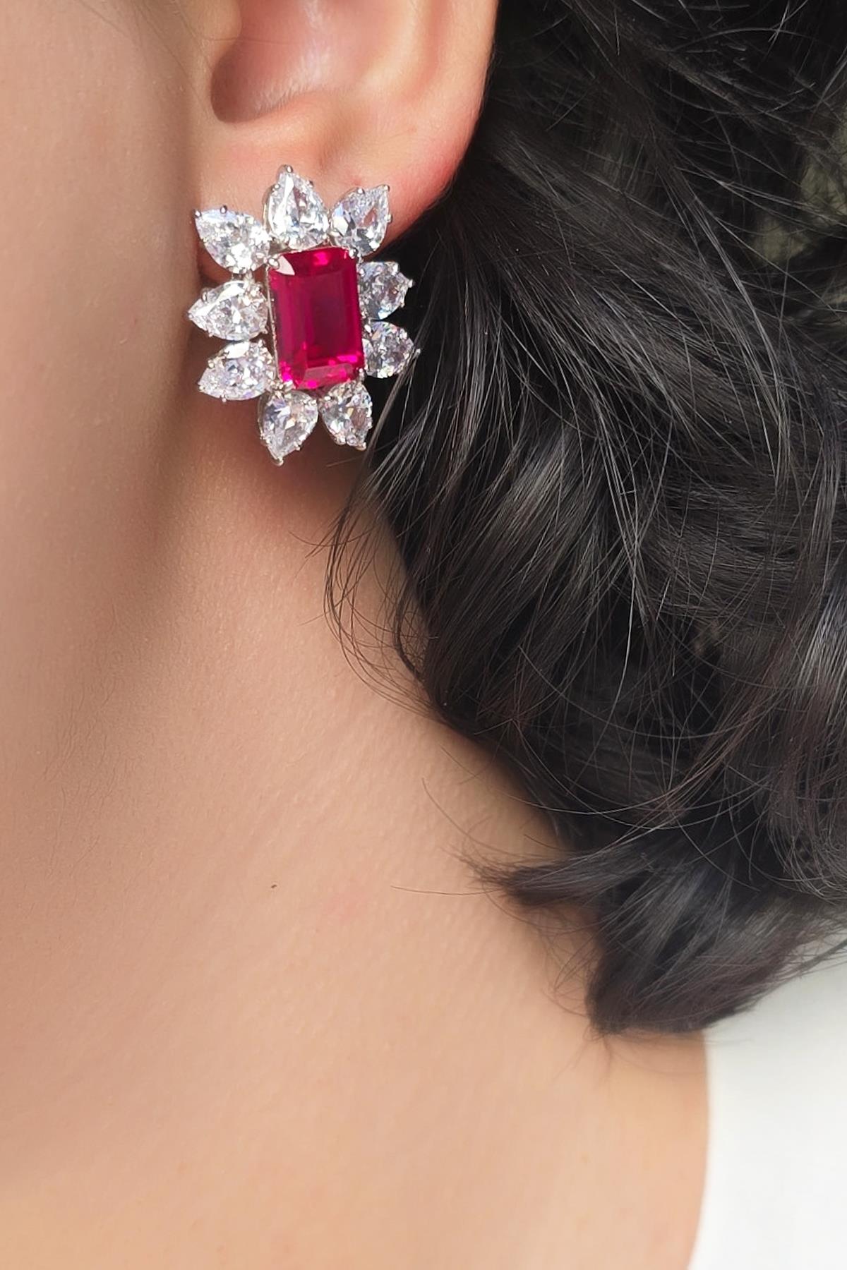 YAKUT RUBY DAMLA DİKDÖRTGEN KESİM GÜMÜŞ KÜPE