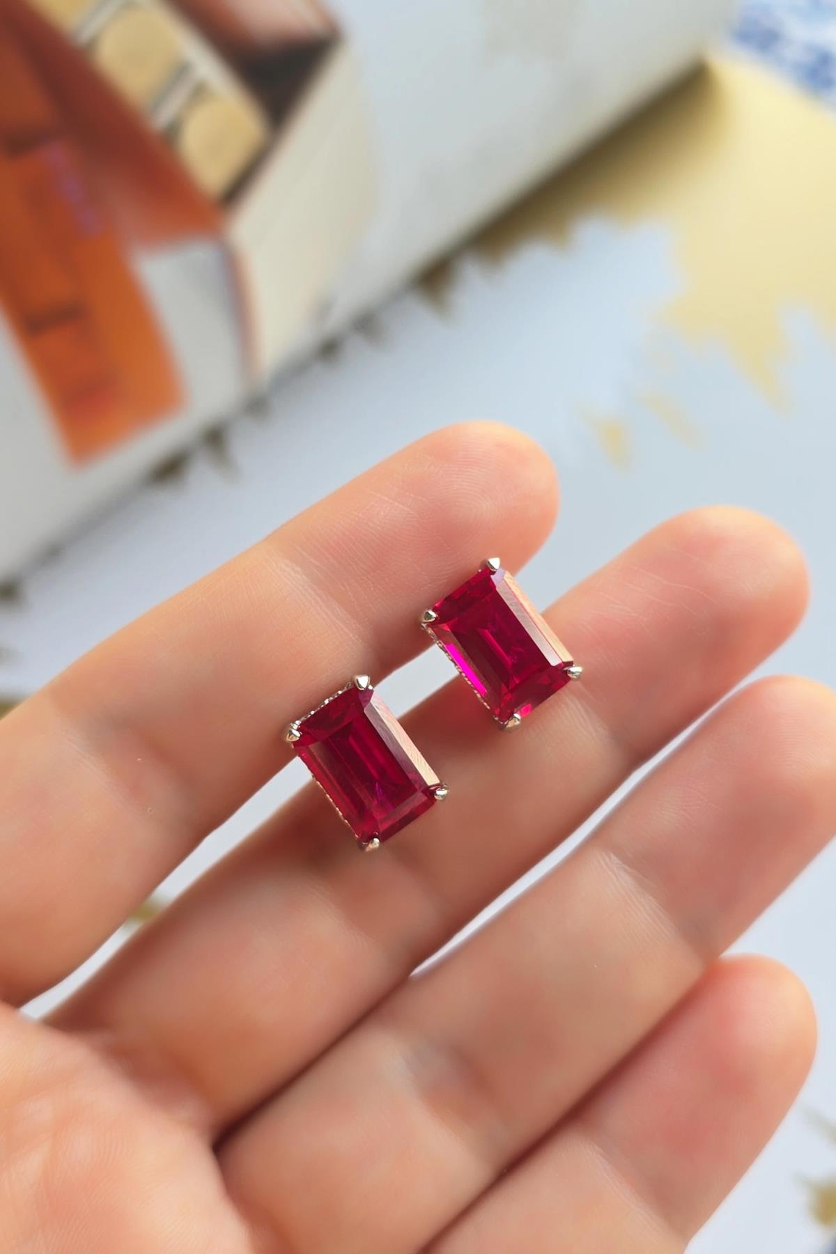 YAKUT RUBY DİKDÖRTGEN GÜMÜŞ KÜPE