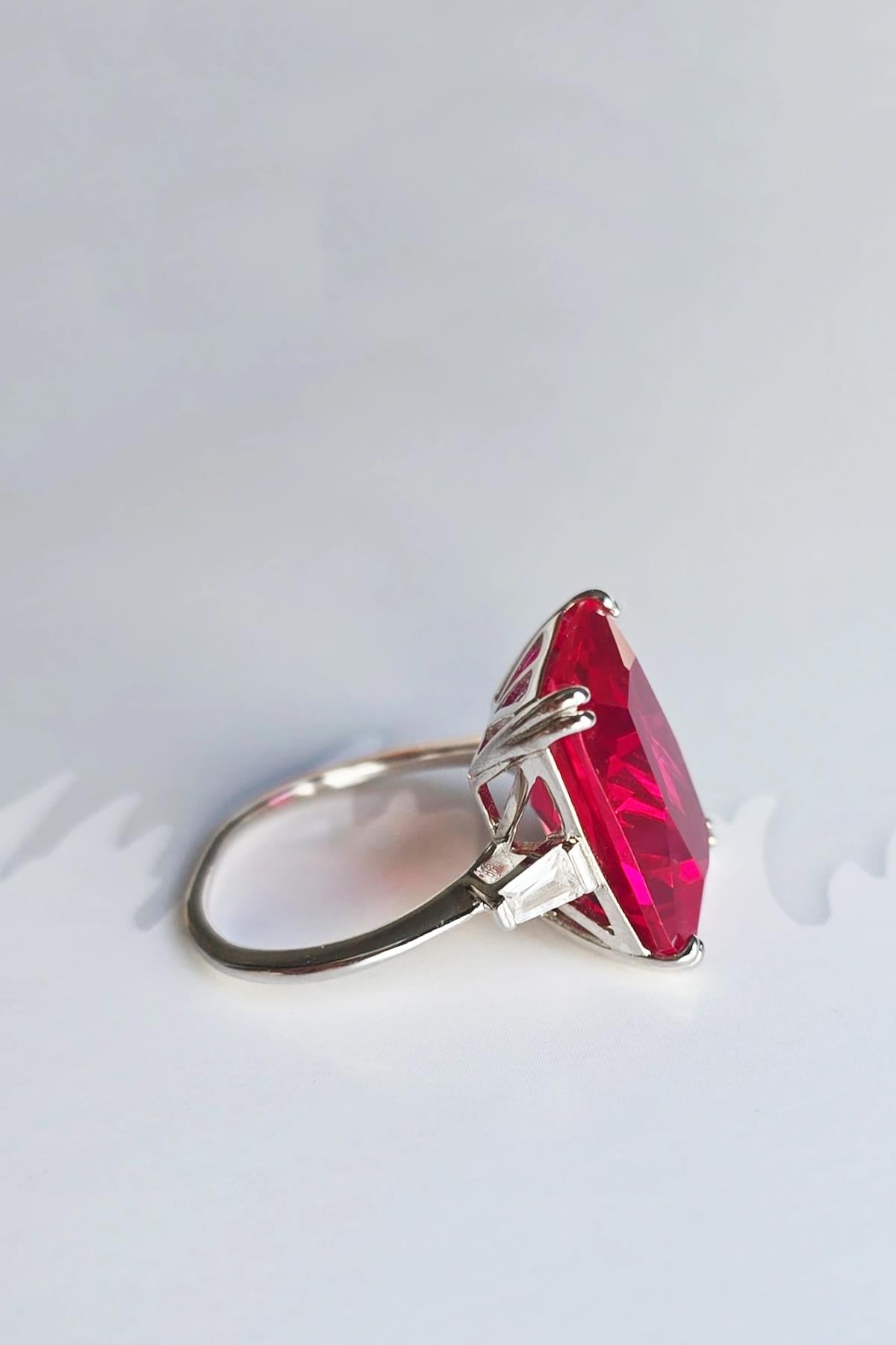 YAKUT RUBY DİKDÖRTGEN GÜMÜŞ YÜZÜK