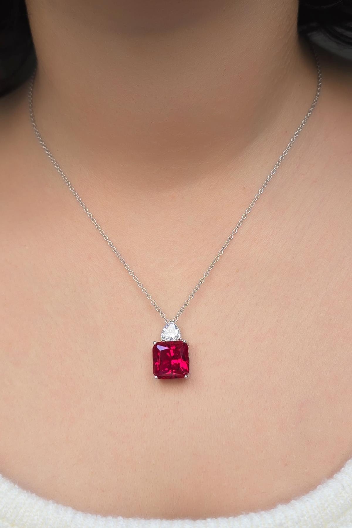 YAKUT RUBY KARE GÜMÜŞ KOLYE