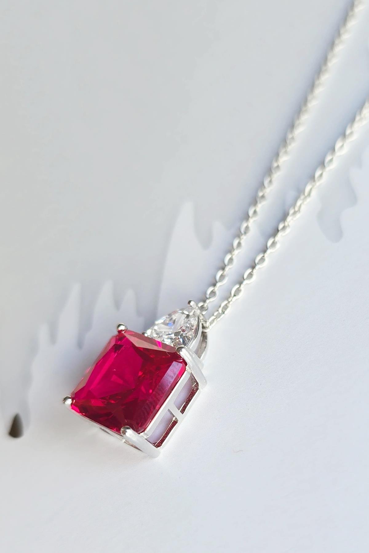 YAKUT RUBY KARE GÜMÜŞ KOLYE