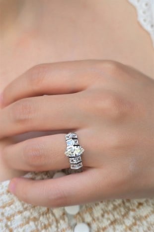  MOZANİT OVAL KARE MİNİ GÜMÜŞ YÜZÜK