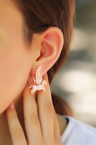 ÇİFTLİ, KANATLI AT FİGÜRLÜ GÜMÜŞ KÜPE