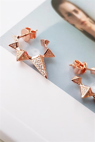 ÇİFTLİ, PİRAMİD MODEL TAŞLI GÜMÜŞ KÜPE