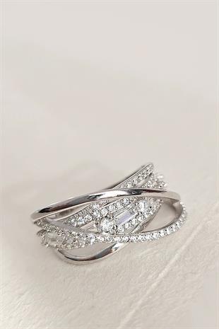 İTHAL ÇAPRAZ BAGET TAŞLI GÜMÜŞ YÜZÜK