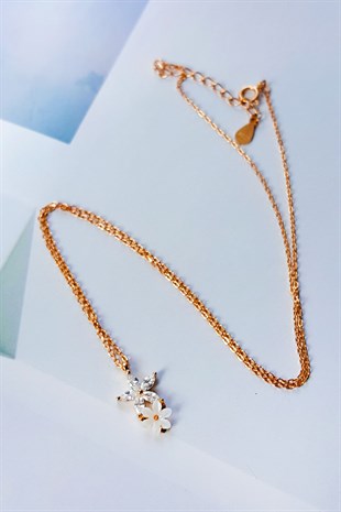 İthal Manolya Çiçekli Zarif Gümüş Kolye